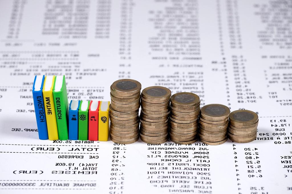 Arrow pointing right indicating form submission